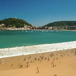 Paradise Luxurious Apartment, Free Parking, 3 Double Rooms, 4 Beds, Terrace, Jacuzzi, New , San Sebastian Spain